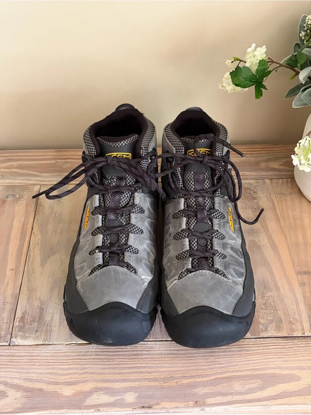 Keen Targhee III Mid Waterproof Hiking Boot 🥾